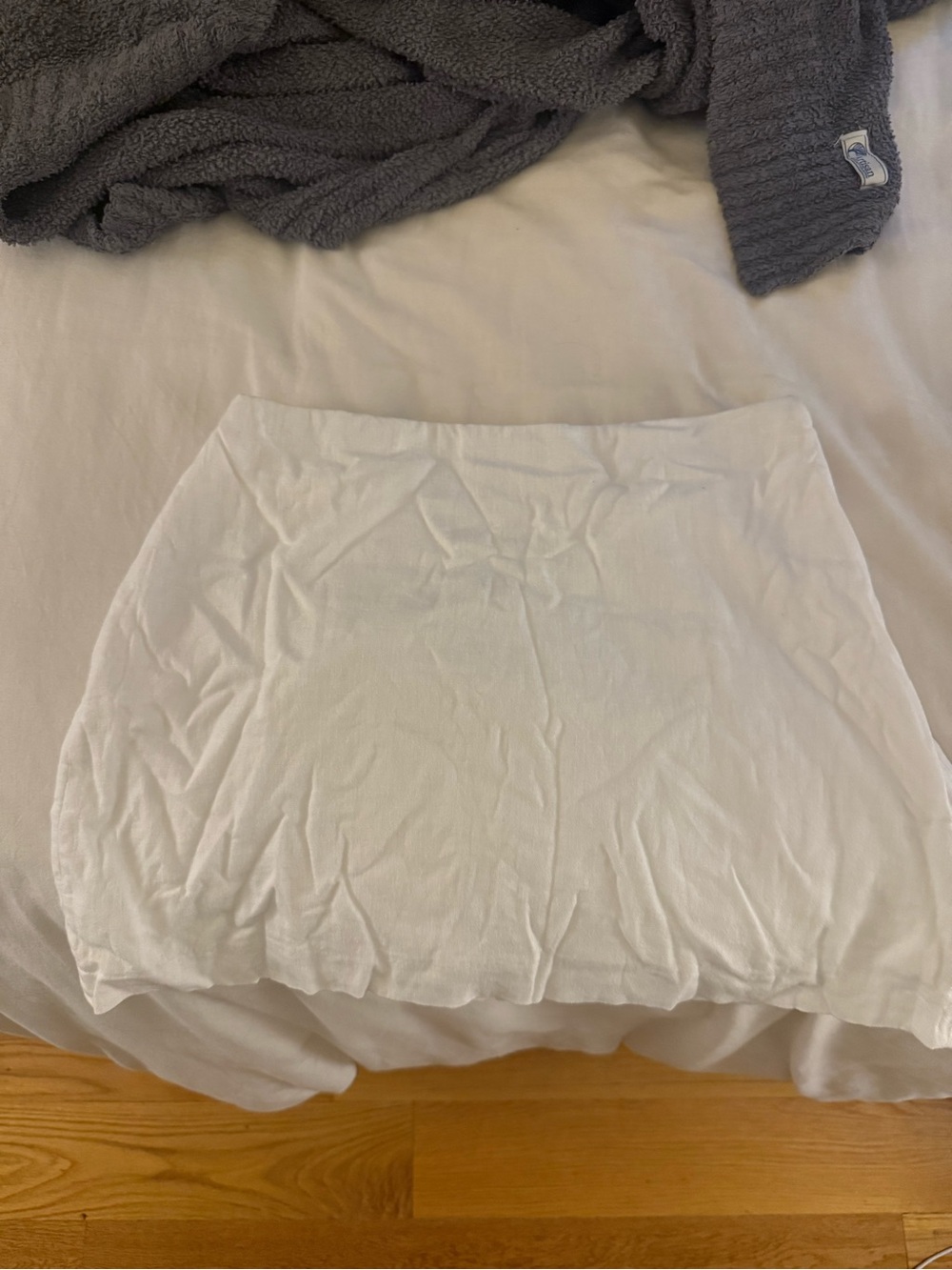 Abercrombie & Fitch White Stretch Mini Skirt